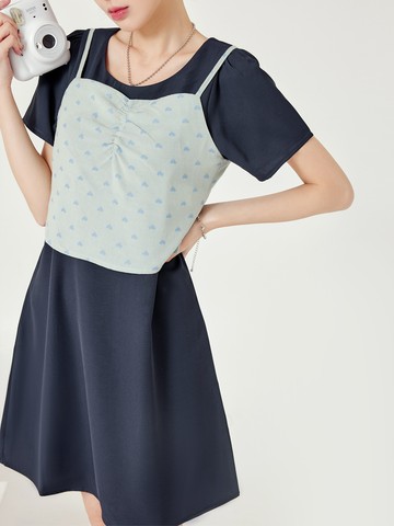 真兩件印花背心拋袖短洋裝