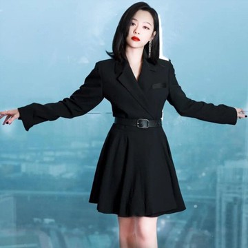 張靚穎明星同款衣服女氣質收腰系帶西裝領連衣裙小黑裙