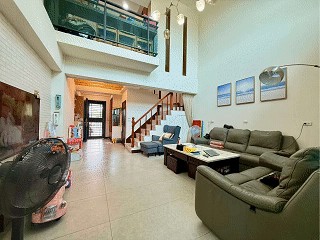 ✨東區｜7年屋｜有孝親房✨雙車 別墅｜嘉義市東區盧義路