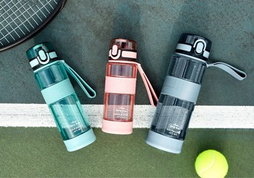 ??現貨附發票??樂扣樂扣優質矽膠提帶水壺 莫蘭迪色系 900ML/580ML/470ML 樂扣冷水壺 樂扣矽膠水壺 樂扣水壺  樂扣兒童水壺 運動水壺 運動瓶 運動水瓶 TRITAN水壺 太空瓶 兒童水瓶 飲料瓶 ABF960 ABF961 ABF963 飲料外帶杯 飲料杯 環保杯 環保隨行杯 健身水壺 冷飲杯 手搖杯 手搖飲杯  非太和工房 山貓水壺 ABF960MPIK AB960MBLU ABF961MPIK ABF961MMIT ABF963MBLU ABF963MMIT 環保瓶