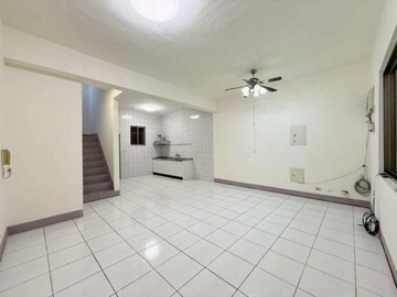 湖內近省道◆學區面寬活巷大車庫透天｜高雄市湖內區民生街