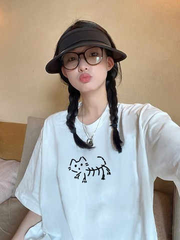 簡約流行款新款白色內搭打底小衫短袖女生上衣 印花寬鬆情侶短袖T 上衣女 美式t  韓版T 大學T
