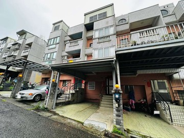 核心商圈｜真愛透天｜前院停車｜苗栗縣頭份市永愛街