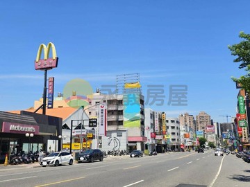 近河堤鄰文藻一層單戶原三房改兩房翻新有車位｜高雄市三民區鼎和街