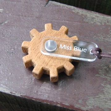 齒輪轉動系列-柚木齒輪項鍊