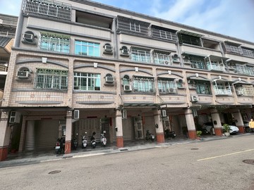 鳳甲鳳翔學區10米街上騎樓透天｜高雄市鳳山區鳳燕二街