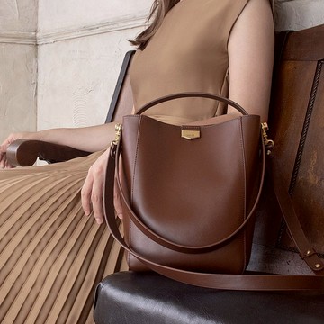 *預購補貨中【客製化禮物】三用皮革水桶包/可可色(免費客製刻字)