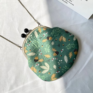 |松果樹林| 斜背鏈條 黑色圓珠口金包 斜背包