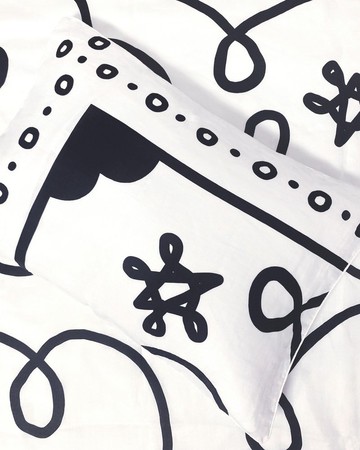 Good Karma 手繪曲線黑白 韓國薴麻夏日枕套