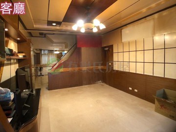 南屯五期透天別墅/近文心森林公園/住二/前院停車｜台中市南屯區大墩六街