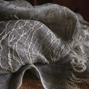 手工刺繡畫  四季適用 高端雙色全麻圍巾 (風中的樹)