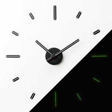 V2M免打孔掛鐘，螢光色，撕下背膠即可黏貼，依照圖案安裝56公分。