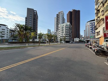 愛河/駁二/鹽埕埔捷運/真愛碼頭/超大套房陽台｜高雄市鹽埕區府北路