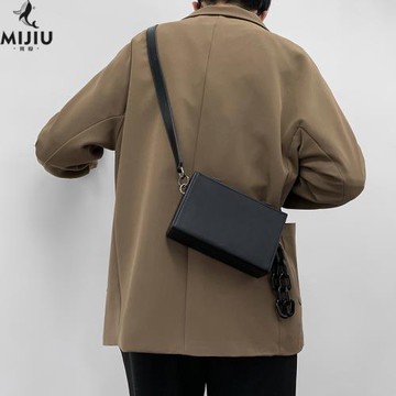 覓舊studio斜挎包男潮牌皮質包包潮流單肩包通勤休閑盒子背包6130