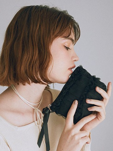 氣質緞帶蝴蝶結薄紗褶邊迷你手拿包(08000717800) - Maison de FLEUR