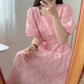 2022春款女小子炸街凡爾賽裙子溫柔系長裙法式粉色泡泡袖連衣裙