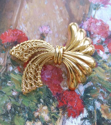 Vintage Jewelry 西洋古董飾品 金色調 立體蝴蝶結 別針
