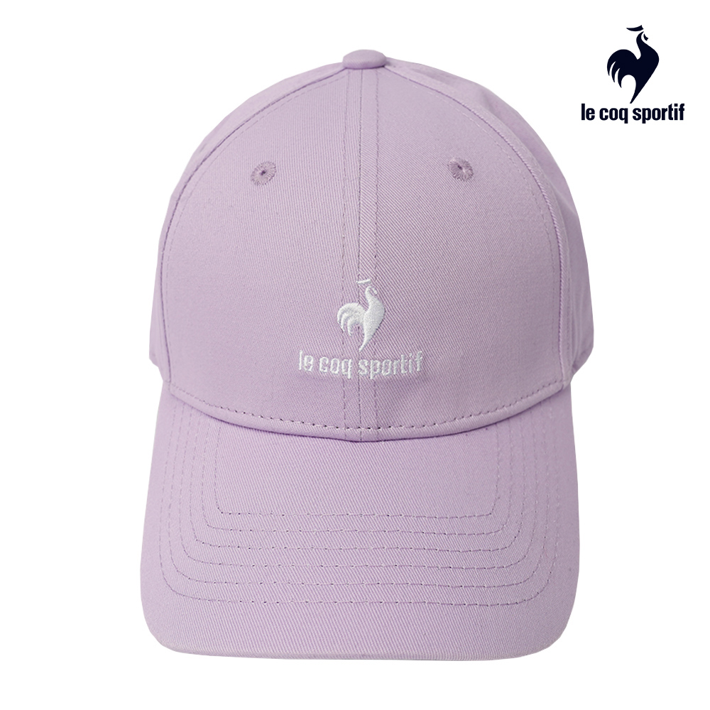 【LE COQ SPORTIF 法國公雞】男女款紫色經典刺繡LOGO休閒運動棒球帽 帽子LWR03303