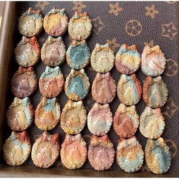 阿拉善彩玉瑪瑙雕刻 龍貓牌玫瑰花牌龍牌山鬼花錢牌雕刻