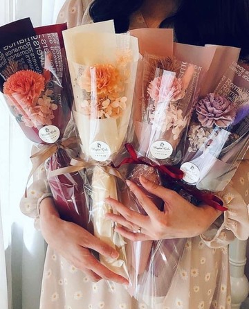 永生花束 香氛 向日葵 康乃馨 母親節 企業合作