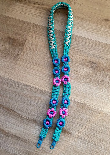 Faith Handmade | 傘繩手機背帶 傘繩背帶 小花 手機背帶 掛繩