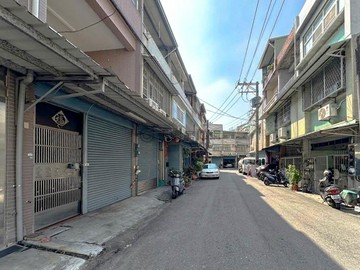 來頂樓露臺烤肉吧，觀音國小近近的.方正格局活巷透天｜高雄市大社區文化路
