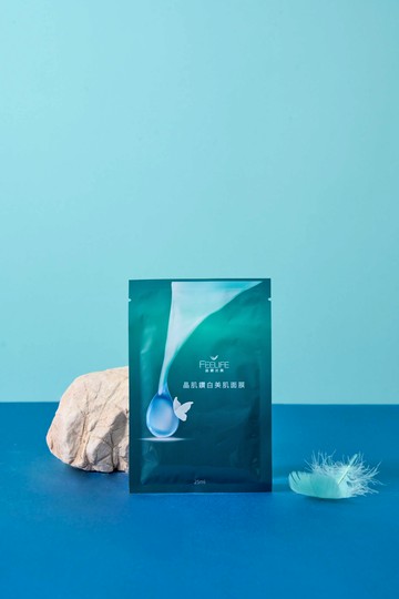 新品上市~保濕 鎖水 緊緻 **晶肌鑽白美肌面膜** 提供對膠原蛋白成分過敏的嬌嫩肌膚新選擇!! ISO GMP專業醫材廠出品 提供敏感肌與術後肌膚使用 *10片