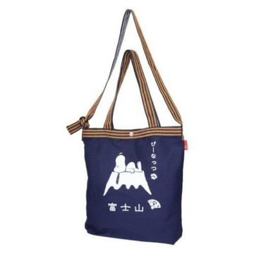 小禮堂 史努比 x ROOTOTE 斜肩背兩用袋 (躺平富士山款)