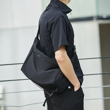 NEW MAN潮流男學生大容量斜背包男包郵差包