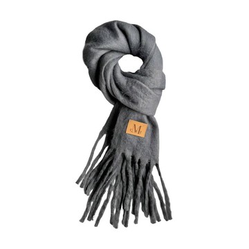 韓國 MUCENT SIGNATURE MUFFLER 經典流蘇圍巾 長版 皮革標深灰 DEEP GRAY (LEATHER PATCH)