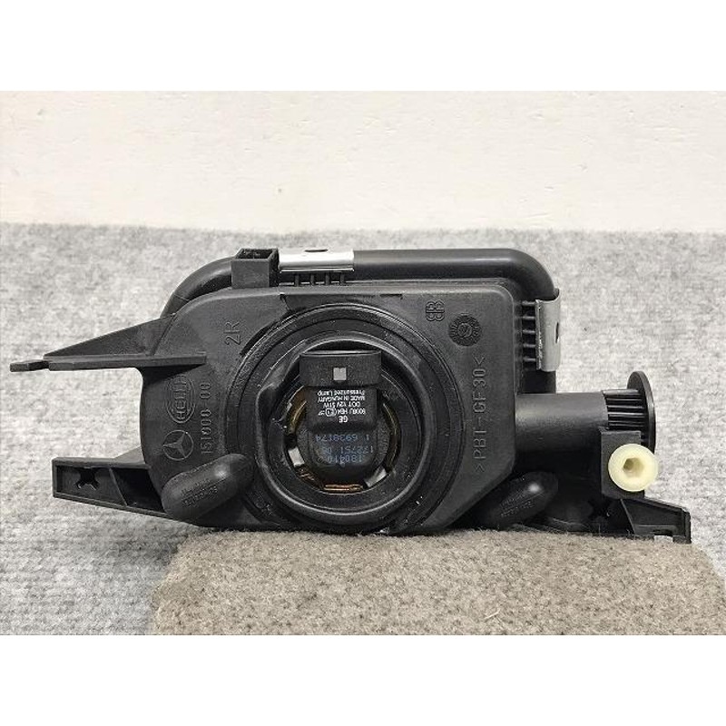 新品!CLクラス W215 純正 右 フォグランプ/フォグライト HELLA A 215 820 06 56 A215820065664  メルセデスベンツ(126154) | LINEショッピング