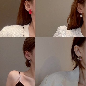 🔥現貨24H秒出🔥甜酷愛心耳環 耳環 愛心耳環 韓系耳環 甜酷耳環 垂墜耳環 顯臉小耳環 女生耳環 百搭耳環 設計感耳環