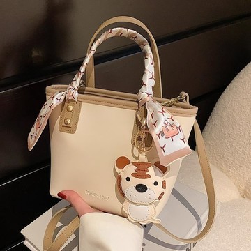 Bag House👜 今年流行小包包女夏洋氣新款時尚百搭斜挎包高級感小衆手提水桶包