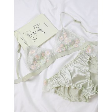 蜜二家 復古刺繡法式三角杯內衣無鋼圈綢面超薄性感小胸文胸套裝