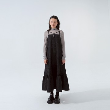 QUEENSHOP_F 女裝 兩面穿立體緹花細肩綁帶長洋裝 兩色售 現+預 【01087134】