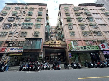 土城金寶電梯2+1房車位｜新北市土城區仁愛路