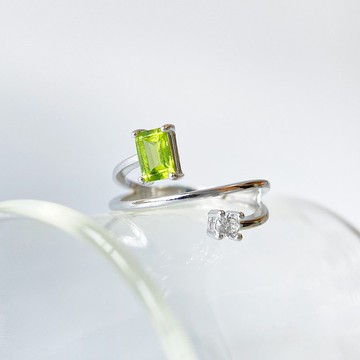 2件85折 | 美國橄欖石純銀戒指 (全淨體VS級)