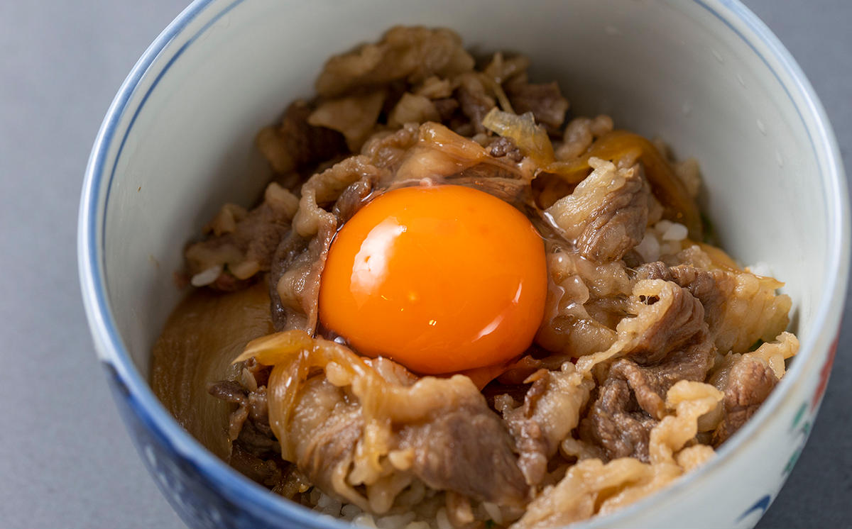 北海道産 黒毛和牛 こぶ黒 A5 和牛農家が作った 和牛丼 計 2食 ＜LC＞