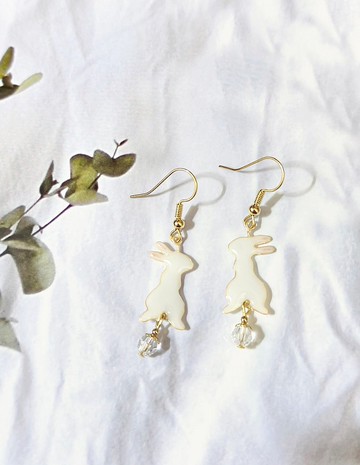 純白小兔搭配垂吊水鑽B款