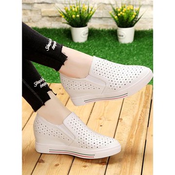 2025春夏新款內增高一腳蹬女鞋真皮鏤空透氣旅游鞋軟底坡跟小白鞋