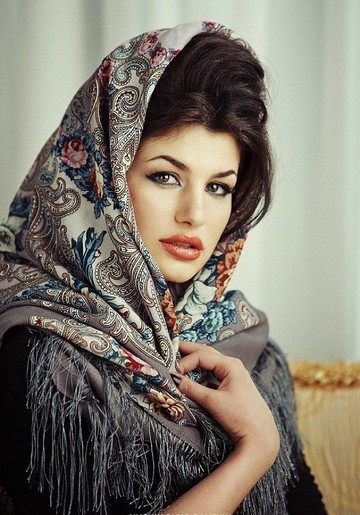 帕夫洛沃帕薩德俄羅斯披肩 100% 羊毛圍巾 125x125 公分 絲綢流蘇 1437-1