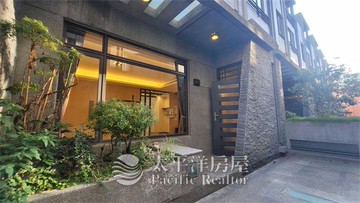 大面寬臨路雙車美豪墅｜台中市南屯區楓樹二街