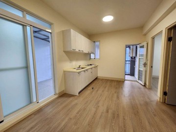 漢明商圈超大坪數非頂樓邊間公寓｜高雄市小港區松金街