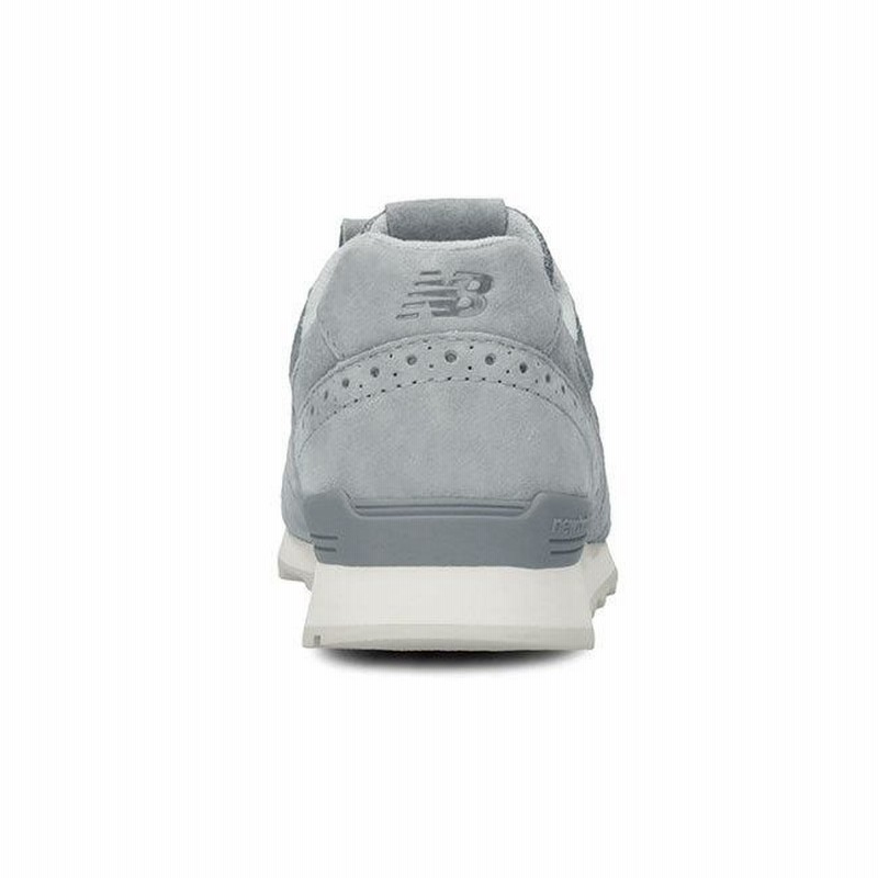 New Balance ニューバランス タッセル付き スエード スニーカー New Balance ニューバランス タッセル付き スエード スニーカー
