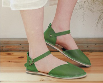 赤足皮革涼鞋、皮革涼鞋、夏季涼鞋、涼鞋、皮革平底鞋、平底涼鞋