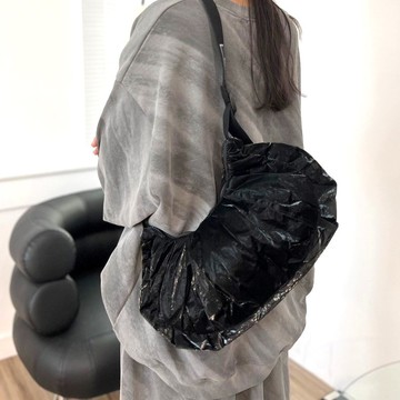 Miyansol韓國皺皺水餃包-C.神秘黑 輕量防潑水  大容量