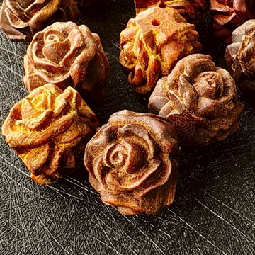 拾悦手作材料/隨機出貨不挑選/天然印尼沉香三面玫瑰/中間橫穿孔/文玩木串/串珠編繩/DIY半成品/台灣現貨出貨不用等待