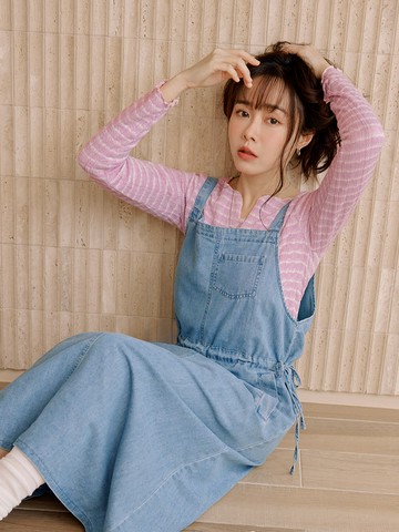 紋理彈性針織小V領木耳邊短版長袖上衣