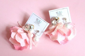 結婚 婚禮 伴娘姊妹禮物 手工串珠 粉色花花 珍珠 耳環/耳夾