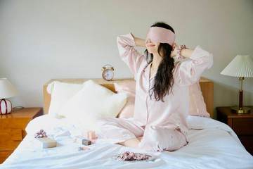 【新品 - 旅行必備】100%桑蠶絲裸粉睡眠眼罩 遮光 助眠